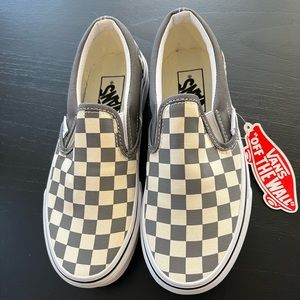 VANS - NWT - Grey Checkered Slip-Ons - 5.5 Women’s ✨